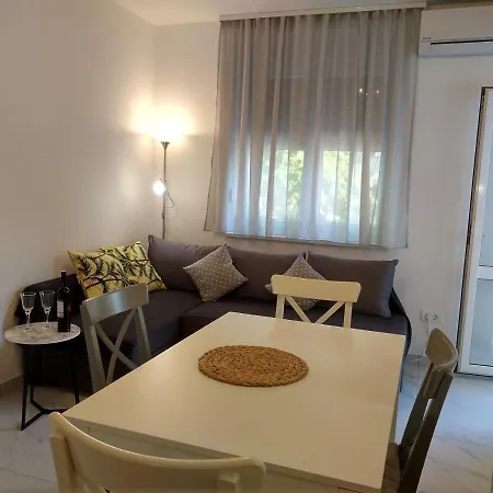 Deluxe Joia With Balcony On The Bacvice, Free Parking, Old Town, Near Ferry Port Apartment *