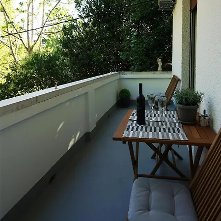 Deluxe Joia With Balcony On The Bacvice, Free Parking, Old Town, Near Ferry Port Apartment *