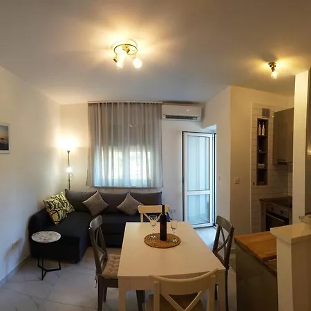 Apartman Deluxe Joia With Balcony Near Old Town And Bacvice Split