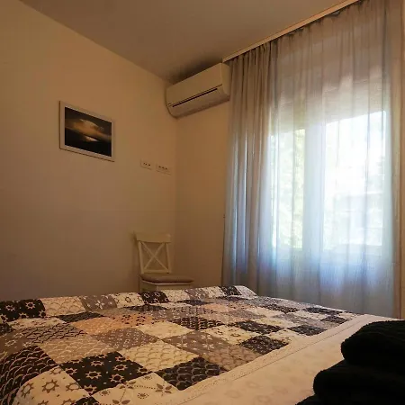 Deluxe Joia With Balcony On The Bacvice, Free Parking, Old Town, Near Ferry Port Apartment *