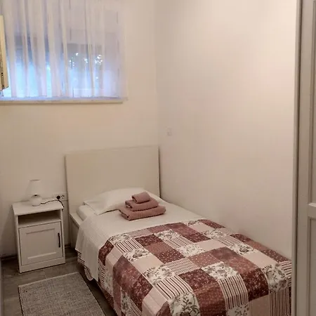 Deluxe Joia With Balcony On The Bacvice, Free Parking, Old Town, Near Ferry Port Apartment *
