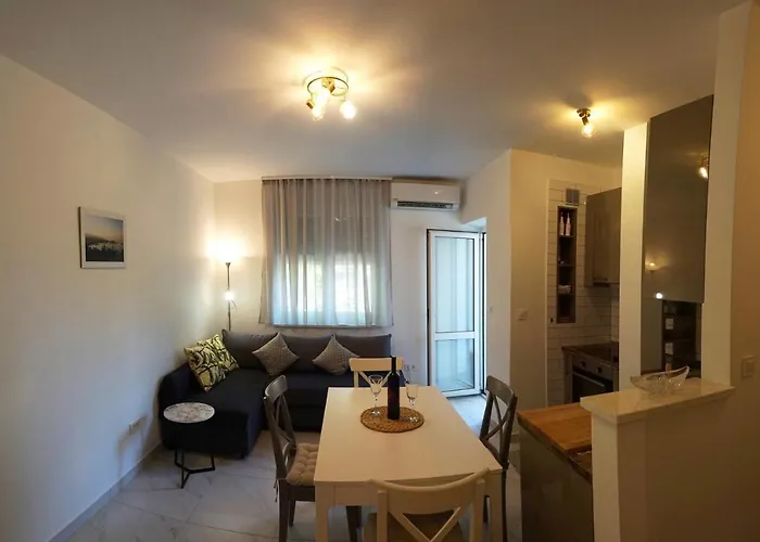 Apartament Joia Near Bacvice With Balcony & Parking Split