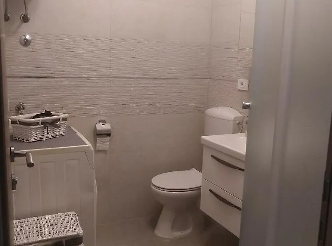 Joia Near Bacvice With Balcony & Parking Apartament Split