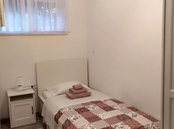 Joia Near Bacvice With Balcony & Parking Apartament *